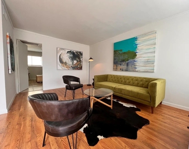 306 Hawthorne Street - Photo Thumbnail 2