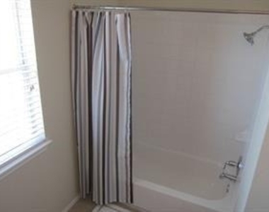 504 Rolling Oak Drive - Photo Thumbnail 13
