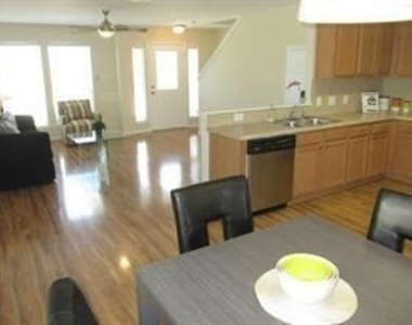 504 Rolling Oak Drive - Photo Thumbnail 3