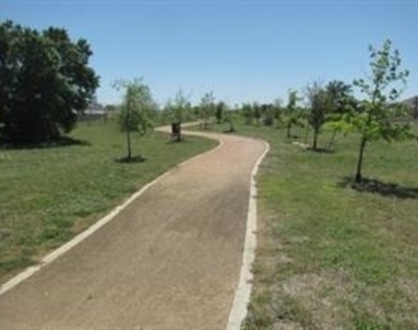504 Rolling Oak Drive - Photo Thumbnail 28