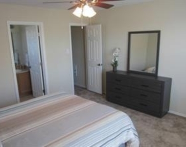 504 Rolling Oak Drive - Photo Thumbnail 26