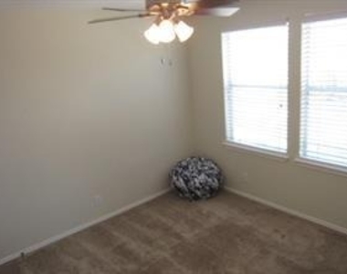 504 Rolling Oak Drive - Photo Thumbnail 14