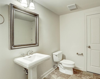 914 Main Street - Photo Thumbnail 10