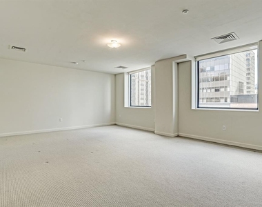 914 Main Street - Photo Thumbnail 5