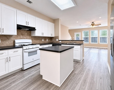 22523 Spring Crossing Drive - Photo Thumbnail 14