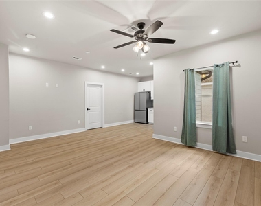 2406 Truxillo Street - Photo Thumbnail 8