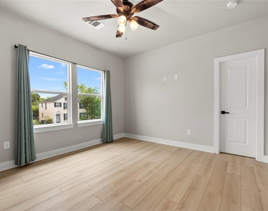 2406 Truxillo Street - Photo Thumbnail 11