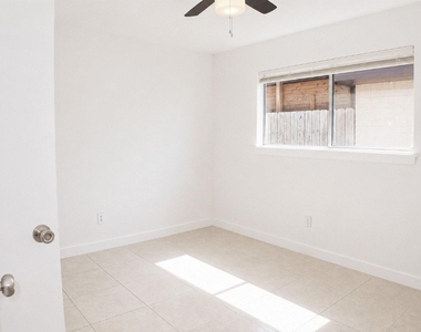 11118 High Star Drive - Photo Thumbnail 19