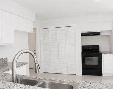 11118 High Star Drive - Photo Thumbnail 7