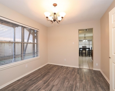 9130 Kirkleigh Street - Photo Thumbnail 5