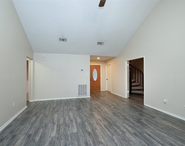 9130 Kirkleigh Street - Photo Thumbnail 7