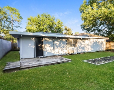 16310 Forest Bend Avenue - Photo Thumbnail 13