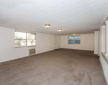 16310 Forest Bend Avenue - Photo Thumbnail 7