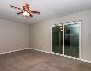 16310 Forest Bend Avenue - Photo Thumbnail 10