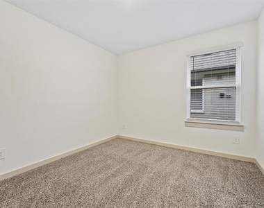 7814 Brumbly Lane - Photo Thumbnail 6
