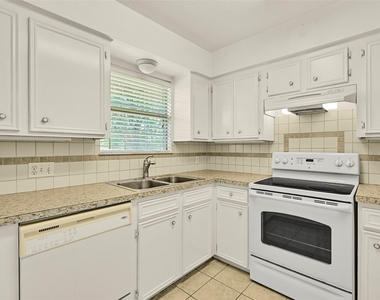 2003 Kingsway Drive - Photo Thumbnail 16