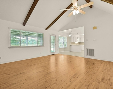2003 Kingsway Drive - Photo Thumbnail 9