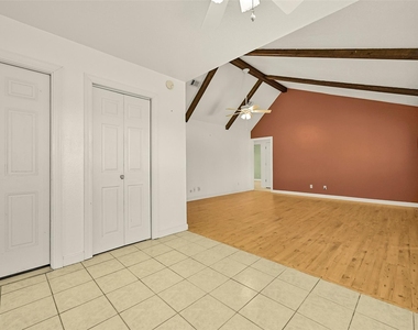2003 Kingsway Drive - Photo Thumbnail 6