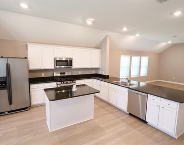 7211 Songlark Landing - Photo Thumbnail 7