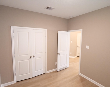 7211 Songlark Landing - Photo Thumbnail 22