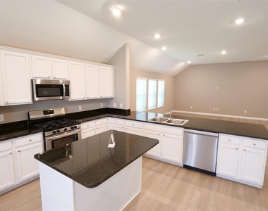 7211 Songlark Landing - Photo Thumbnail 8