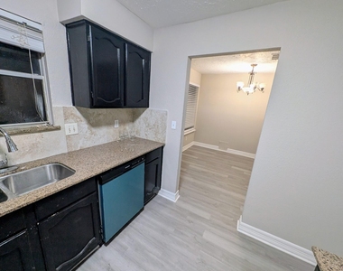 11818 Sawmill Stream Circle - Photo Thumbnail 8
