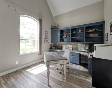 409 Ridgelake Scenic Drive - Photo Thumbnail 10