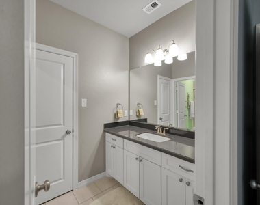 409 Ridgelake Scenic Drive - Photo Thumbnail 31