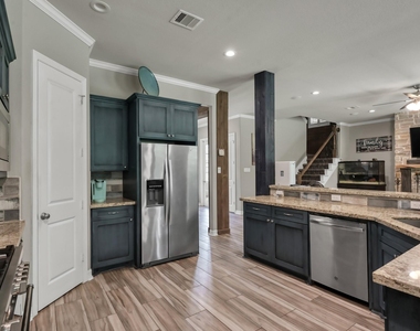 409 Ridgelake Scenic Drive - Photo Thumbnail 11