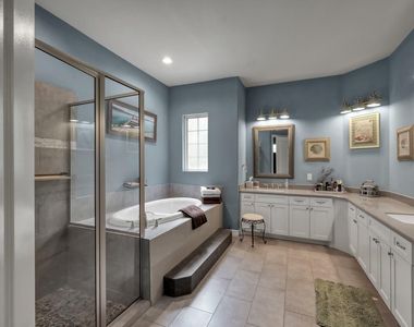 409 Ridgelake Scenic Drive - Photo Thumbnail 20