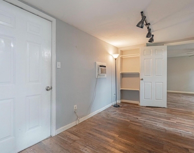 4206 Walker Street - Photo Thumbnail 2