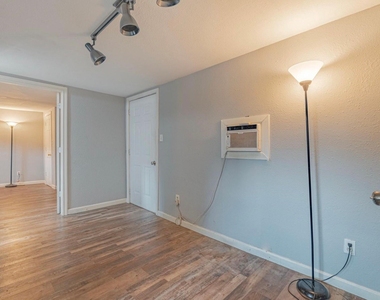 4206 Walker Street - Photo Thumbnail 11