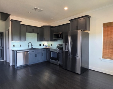 640 18th Street - Photo Thumbnail 17