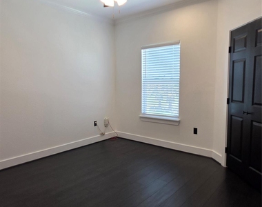 640 18th Street - Photo Thumbnail 23