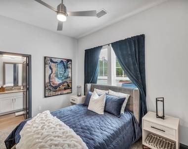 4250 Woodridge Parkway - Photo Thumbnail 4