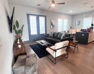 4250 Woodridge Parkway - Photo Thumbnail 1