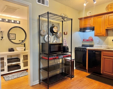 1311 Antoine Drive - Photo Thumbnail 6
