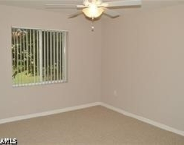 8214 Key Royal Circle - Photo Thumbnail 12