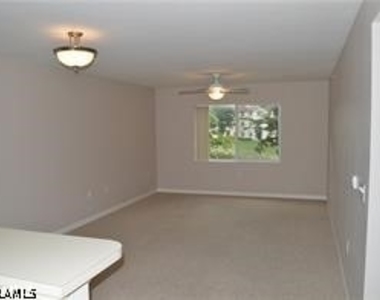 8214 Key Royal Circle - Photo Thumbnail 17