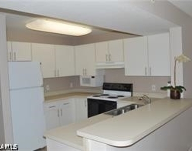 8214 Key Royal Circle - Photo Thumbnail 18