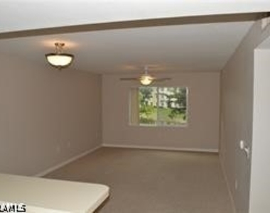 8214 Key Royal Circle - Photo Thumbnail 2