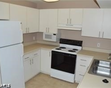 8214 Key Royal Circle - Photo Thumbnail 7