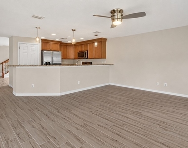 9026 Astonia Way - Photo Thumbnail 5