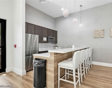 18400 Parksville Drive - Photo Thumbnail 15
