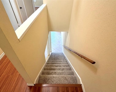 11710 Southlake Drive - Photo Thumbnail 15