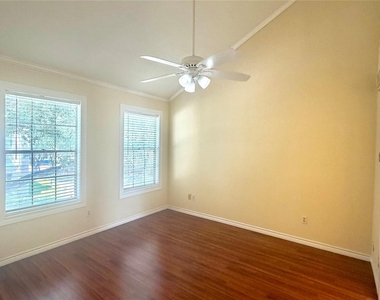 11710 Southlake Drive - Photo Thumbnail 23