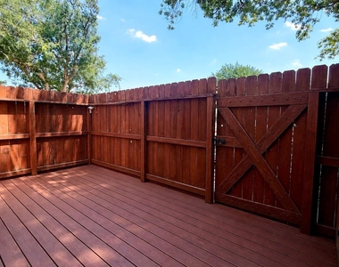 11710 Southlake Drive - Photo Thumbnail 33