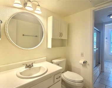 11710 Southlake Drive - Photo Thumbnail 31