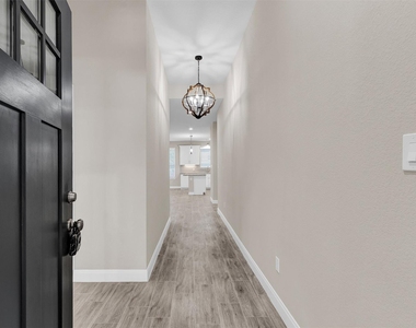 11101 Park Dr - Photo Thumbnail 3