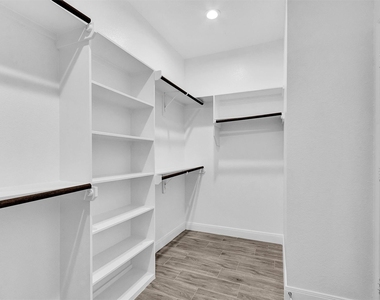 11101 Park Dr - Photo Thumbnail 25